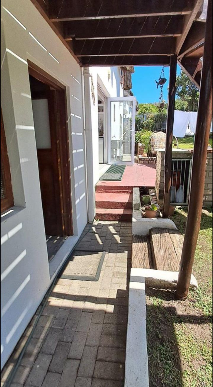 3 Bedroom Property for Sale in Hickmans River Eastern Cape